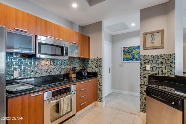 2503 - 241 Riverside Dr, Condo with 2 bedrooms, 2 bathrooms and null parking in HOLLY HILL FL | Image 4