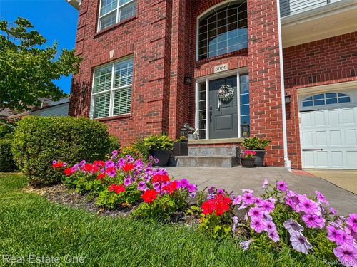 6066 Cheshire Park Dr, Clarkston, MI, 48346-4814 | Card Image