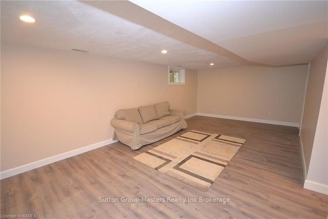 1038 Woodbine Rd, House other with 3 bedrooms, 3 bathrooms and 5 parking in Kingston ON | Image 20