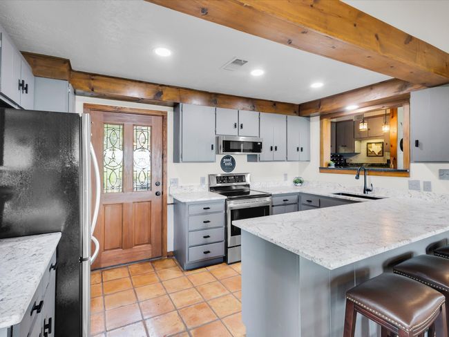 176 Enchanted Dr, House other with 5 bedrooms, 3 bathrooms and null parking in Enchanted Oaks TX | Image 9
