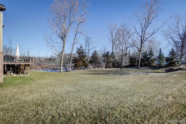 Expansive side and back yard for your enjoyment | Image 35