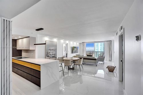 apt-1736-6039 Collins Ave, Miami Beach, FL, 33140-2257 | Card Image