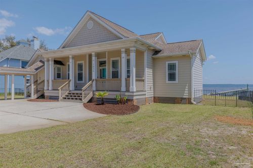 1636 Moonraker Dr, Milton, FL, 32583-7412 | Card Image