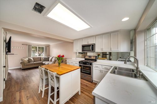 624 Daniels Ave, Vallejo, CA, 94590-3011 | Card Image