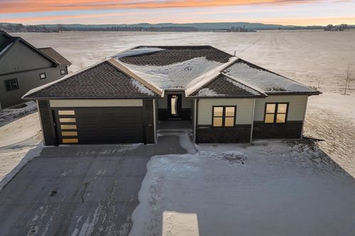 252 Falcon Ct, SAUK CITY, WI, 53583-9325 | Card Image