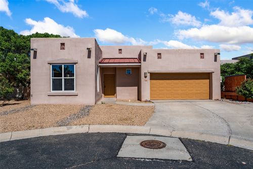 5 Eagle Thorn Pl, Santa Fe, NM, 87508-1346 | Card Image