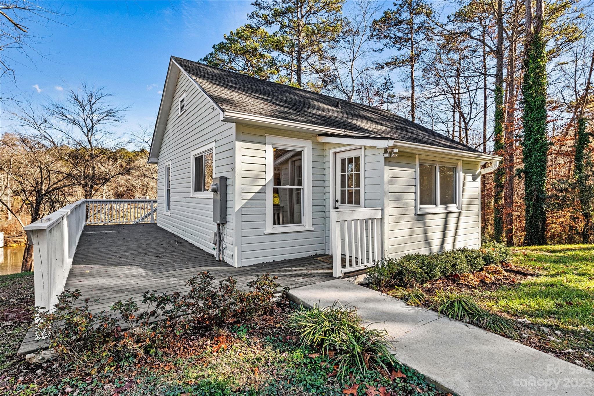 Lynchburg Rd, Hickory, NC 28601