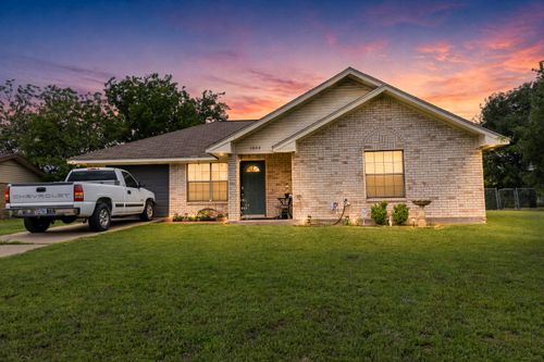 1004 Clover St, Bellmead, TX, 76705-2205 | Card Image