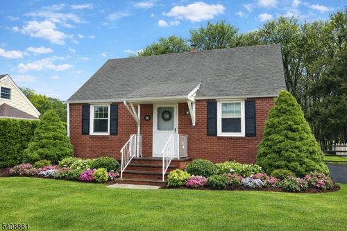 26 Greendale Ave, Pompton Plains, NJ, 07444-1833 | Card Image