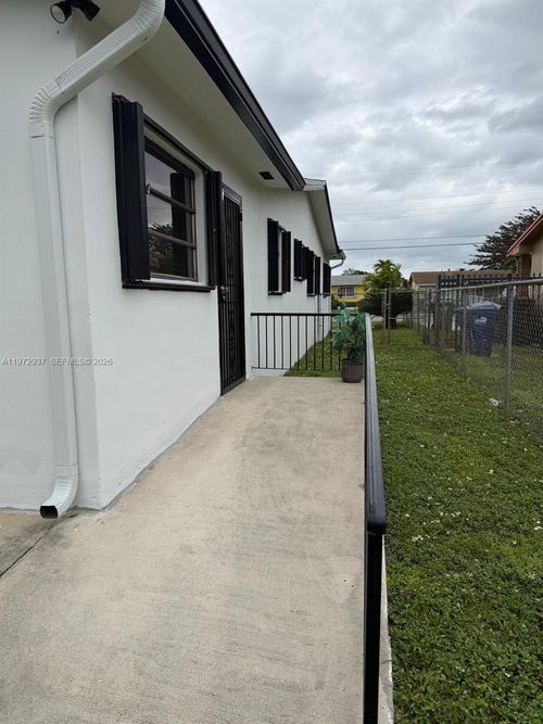 2-1350 Nw 96th St, Miami, FL, 33147 | Card Image