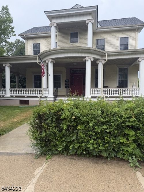 137 Belvidere Ave, Washington, NJ, 07882-1300 | Card Image