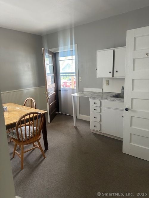 32 Upson St, Bristol, CT, 06010-6260 | Card Image