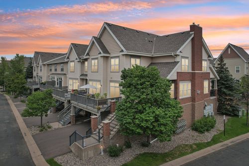 8100 Oakview Cir N, Maple Grove, MN, 55369-7173 | Card Image