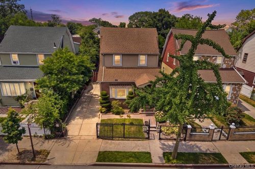 11956 Farmers Blvd, Saint Albans, NY, 11412-3600 | Card Image