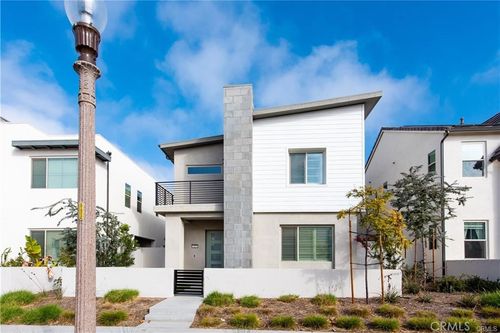 153 Scale, Irvine, CA, 92618-1371 | Card Image
