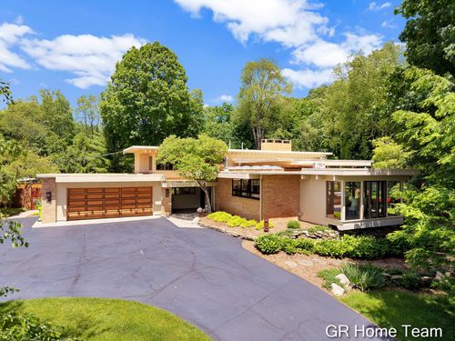 410 W South St, Greenville, MI, 48838-2253 | Card Image