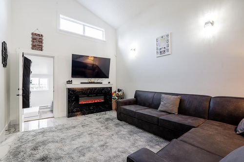 13941 80a Ave, Surrey, BC, V3W6P5 | Card Image