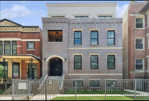 3-441 E Oakwood Blvd, Chicago, IL, 60653-2303 | Card Image