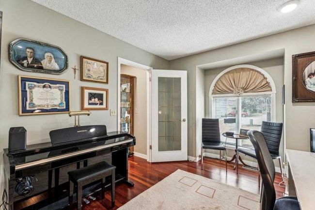 89 Shawnee Rise Sw, Home with 3 bedrooms, 3 bathrooms and 4 parking in Calgary AB | Image 14