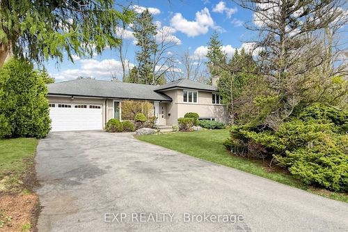 261 Pinehurst Dr, Oakville, ON, L6J4X2 | Card Image