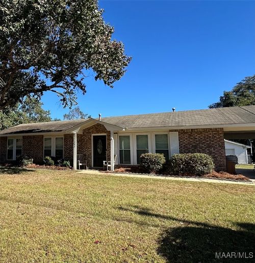 142 Maple St, Wetumpka, AL, 36092-8607 | Card Image