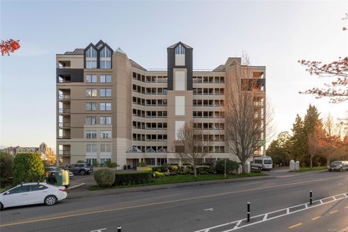 740741-205 Kimta Rd, Victoria, BC, V9A6T5 | Card Image