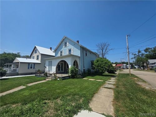 326 Central Ave, Silver Creek, NY, 14136-1227 | Card Image