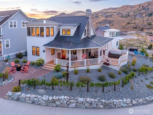 102 Porcupine Ln, Chelan, WA, 98816 | Card Image