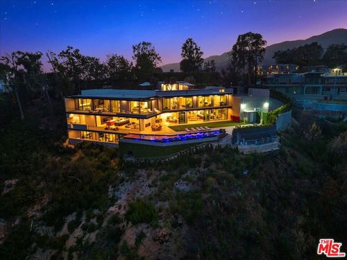 766 Paseo Miramar, Pacific Palisades, CA, 90272-3031 | Card Image