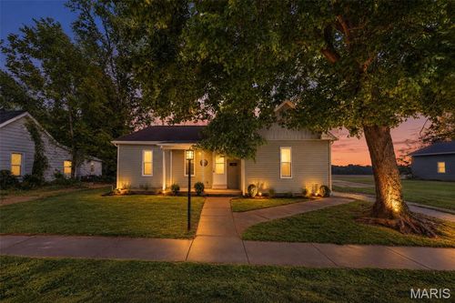 606 S East, Pinckneyville, IL, 62274 | Card Image