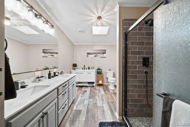 En Suite | Image 15