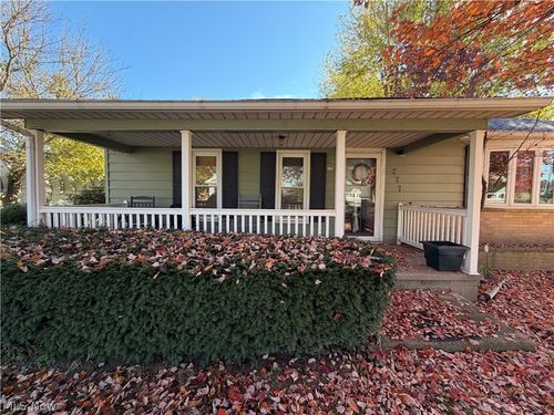 277 Stonecreek Rd Sw, New Philadelphia, OH, 44663-7569 | Card Image
