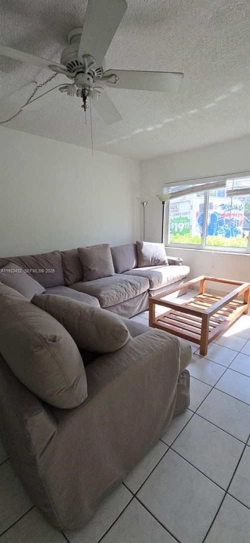 1-1001 Se 16th St, Fort Lauderdale, FL, 33316-2196 | Card Image