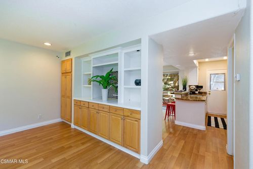 27448 Country Glen Rd, Agoura Hills, CA, 91301-3601 | Card Image