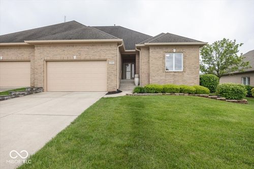 3249 Windham Dr, Greenwood, IN, 46143-7887 | Card Image