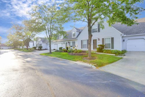 39-6282 Mcnaughten Place Ln, Columbus, OH, 43213-6308 | Card Image