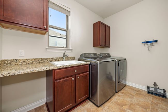 1ST FLR LAUNDRY W/ WASHER & DRYER .LOTS OF STORAGE | Image 17