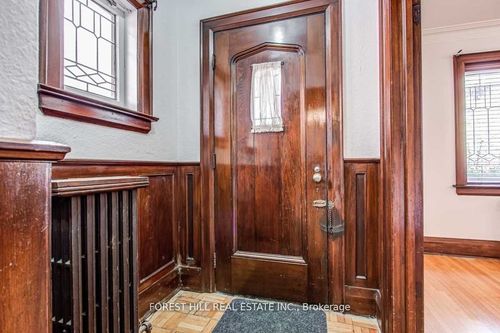 138 Castlewood Rd, Toronto, ON, M5N2L6 | Card Image