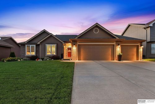16544 Willow St, Omaha, NE, 68136-3117 | Card Image