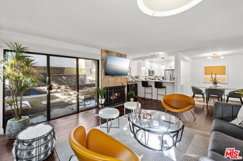 unit-260-950 N Kings Rd, West Hollywood, CA, 90069-6208 | Card Image