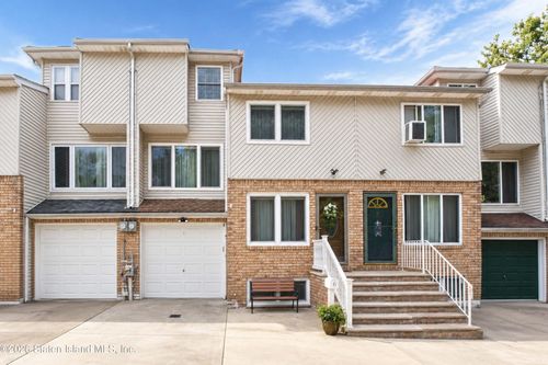 6 Clayton St, Staten Island, NY, 10305-3017 | Card Image