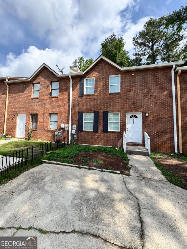 907 Holden Ln, Home with 2 bedrooms, 3 bathrooms and 2 parking in College Park GA | Image 12