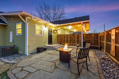 110 E Houston St, Leonard, TX, 75452-2516 | Card Image