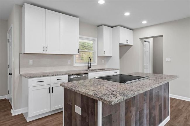 2478 Graywall St, House other with 4 bedrooms, 2 bathrooms and 4 parking in East Point GA | Image 9