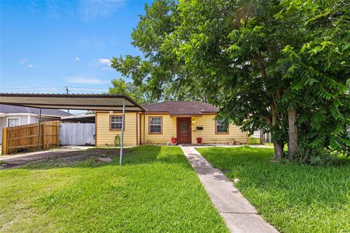 211 Crescent Dr, Pasadena, TX, 77506-3405 | Card Image