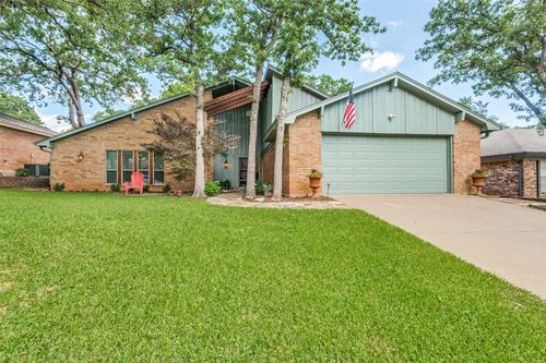 3025 Pecan Cir, Bedford, TX, 76021-2832 | Card Image