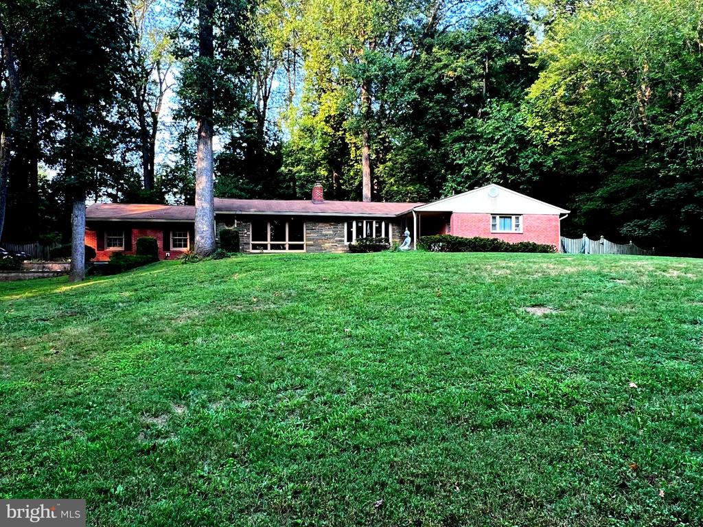 Pineway Dr, Laurel, MD 20723