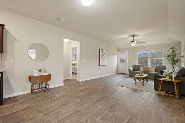 3305 Tilmon Ln, House other with 3 bedrooms, 2 bathrooms and 4 parking in Austin TX | Image 7