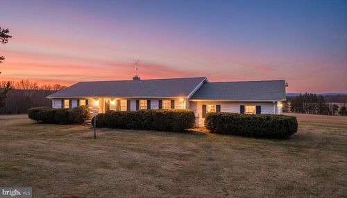 8958 Leetown Rd, KEARNEYSVILLE, WV, 25430 | Card Image