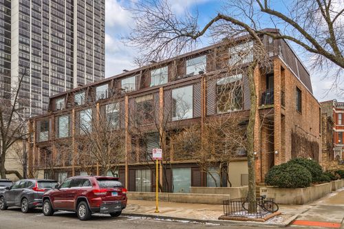 m2-g8-235 W Eugenie St, Chicago, IL, 60614-5774 | Card Image